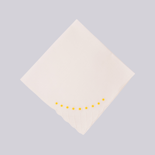 Daisy Dinner Napkin in White