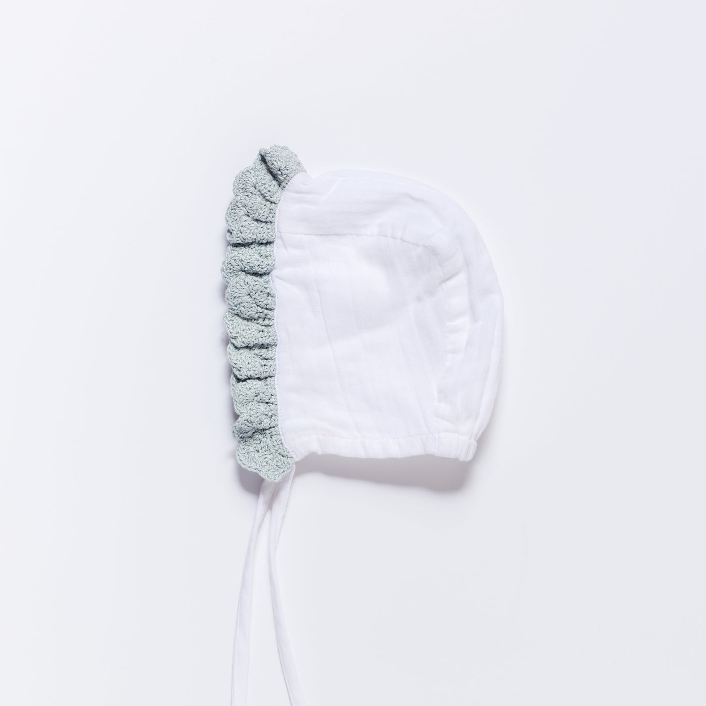 Jade Bonnet in Sky