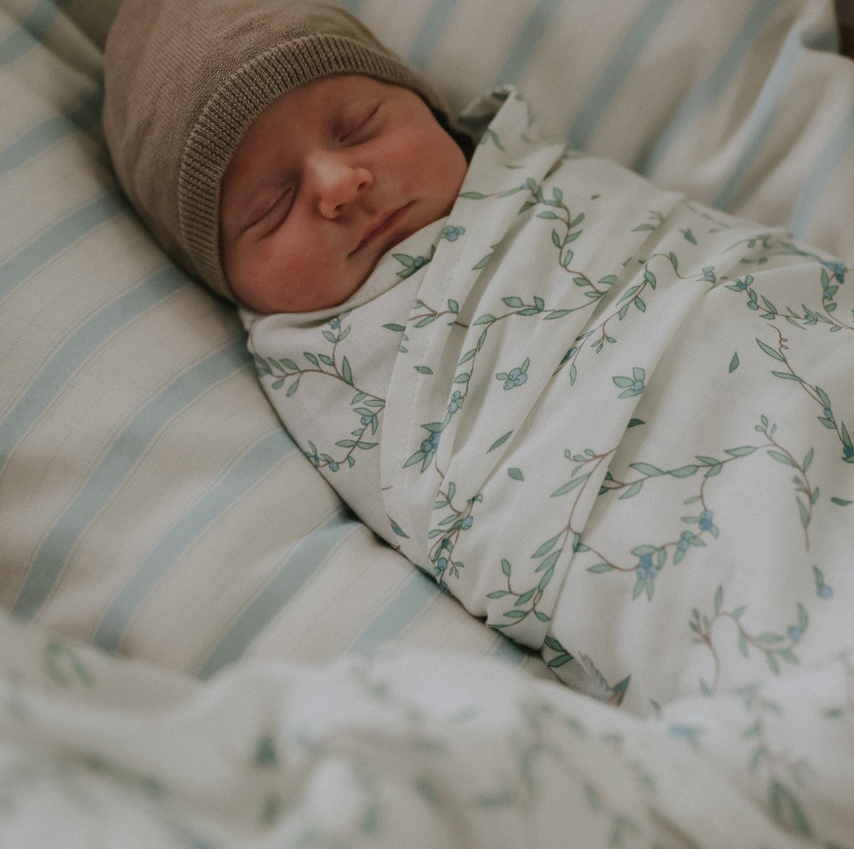 Secret Garden Swaddle - Ivory