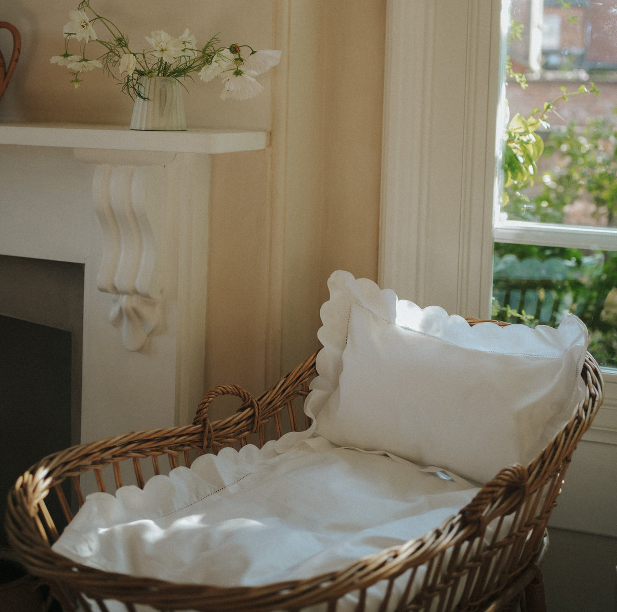 Scalloped Starlight Baby Duvet - White