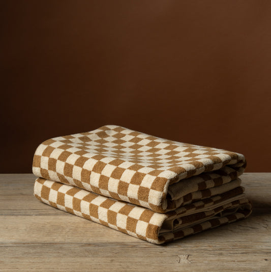 Roman Pool Towel in Cedar & Sand
