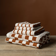 San Luis Hand Towel in Fuyu & Chalk