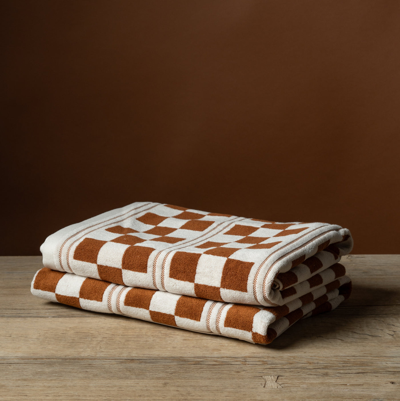Busby Pool Towel in Fuyu & Chalk