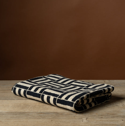 Willis Pool Towel in Sand & Noir