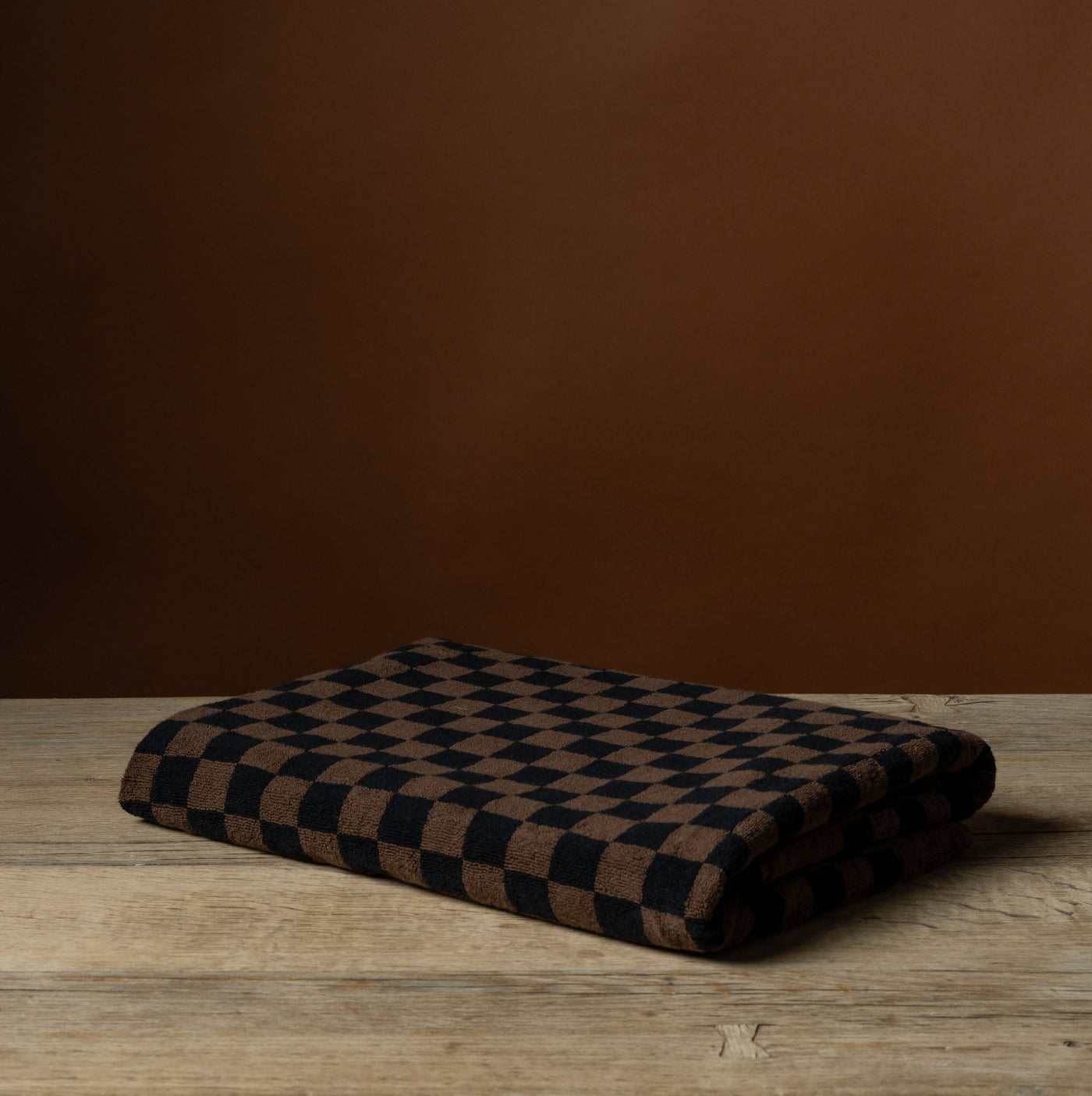 Roman Pool Towel in Tabac & Noir