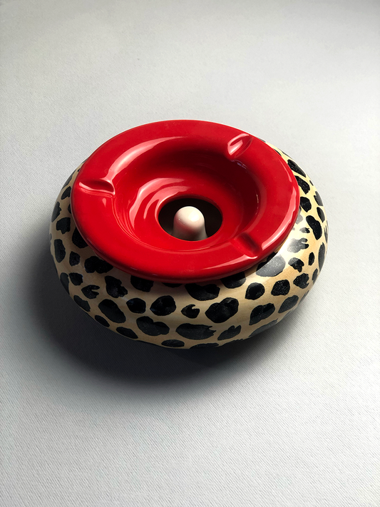 ANIMALIER – Posacenere antivento base leopardata e coperchio rosso Ferrari