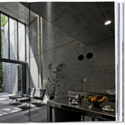 Contemporary Houses. 100 Homes Around the World (German, French, English)
