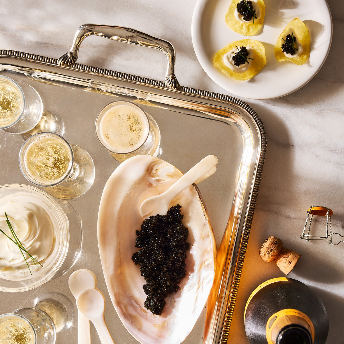 Shell Caviar Dish and Set of 4 Spoons